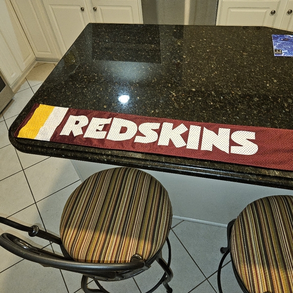 Pro-FAN•ity - Washington Redskins "Retired Name" Scarf. Official NFL product. - Picture 11 of 11